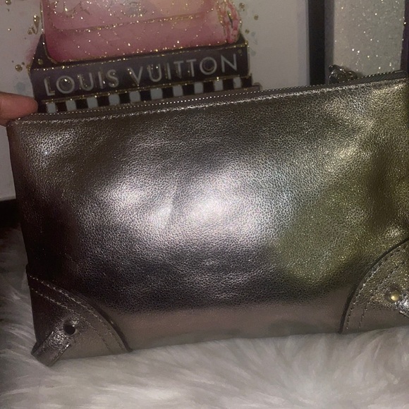 NWT Authentic Michael Kors wristlet clutch - Picture 4 of 15